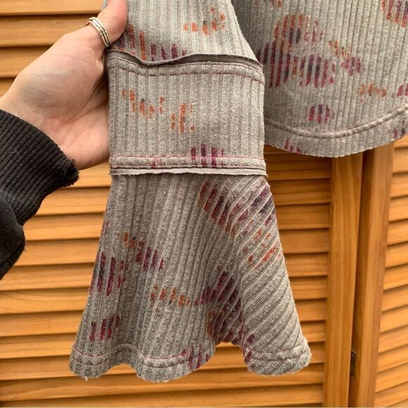 Free People Bell Sleeve Long Sleeve size XS - Picture 4 of 6